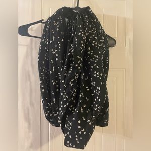 Black baby ktan size small. Baby wrap.